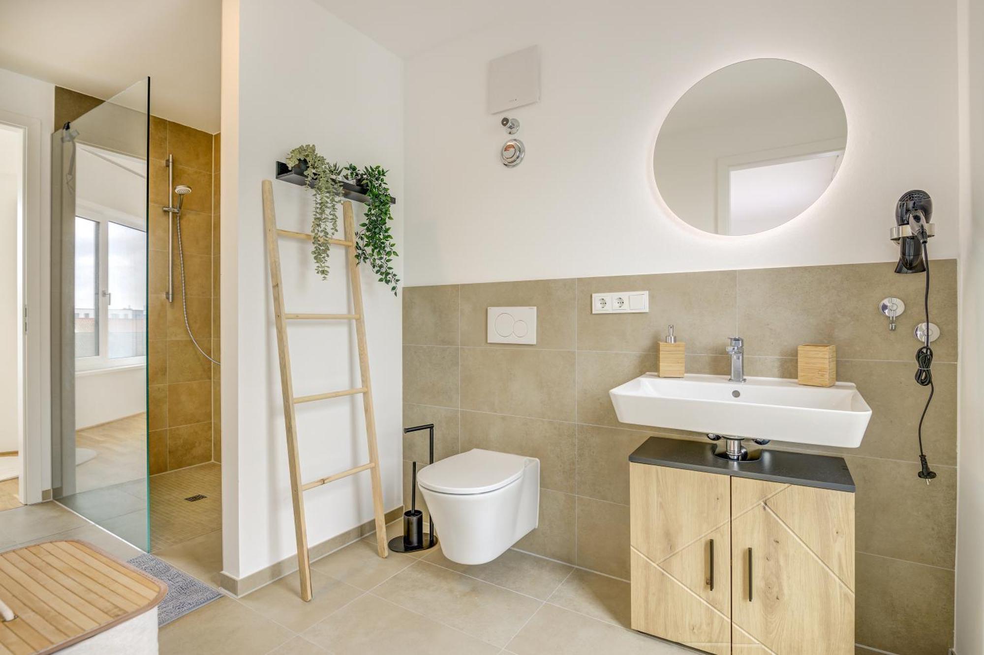 Exklusive 3-Zimmer Luxus-Maisonette In Hochheim - Naehe Frankfurt Flughafen, Wiesbaden Und Mainz هوتشهيم ام ماين المظهر الخارجي الصورة