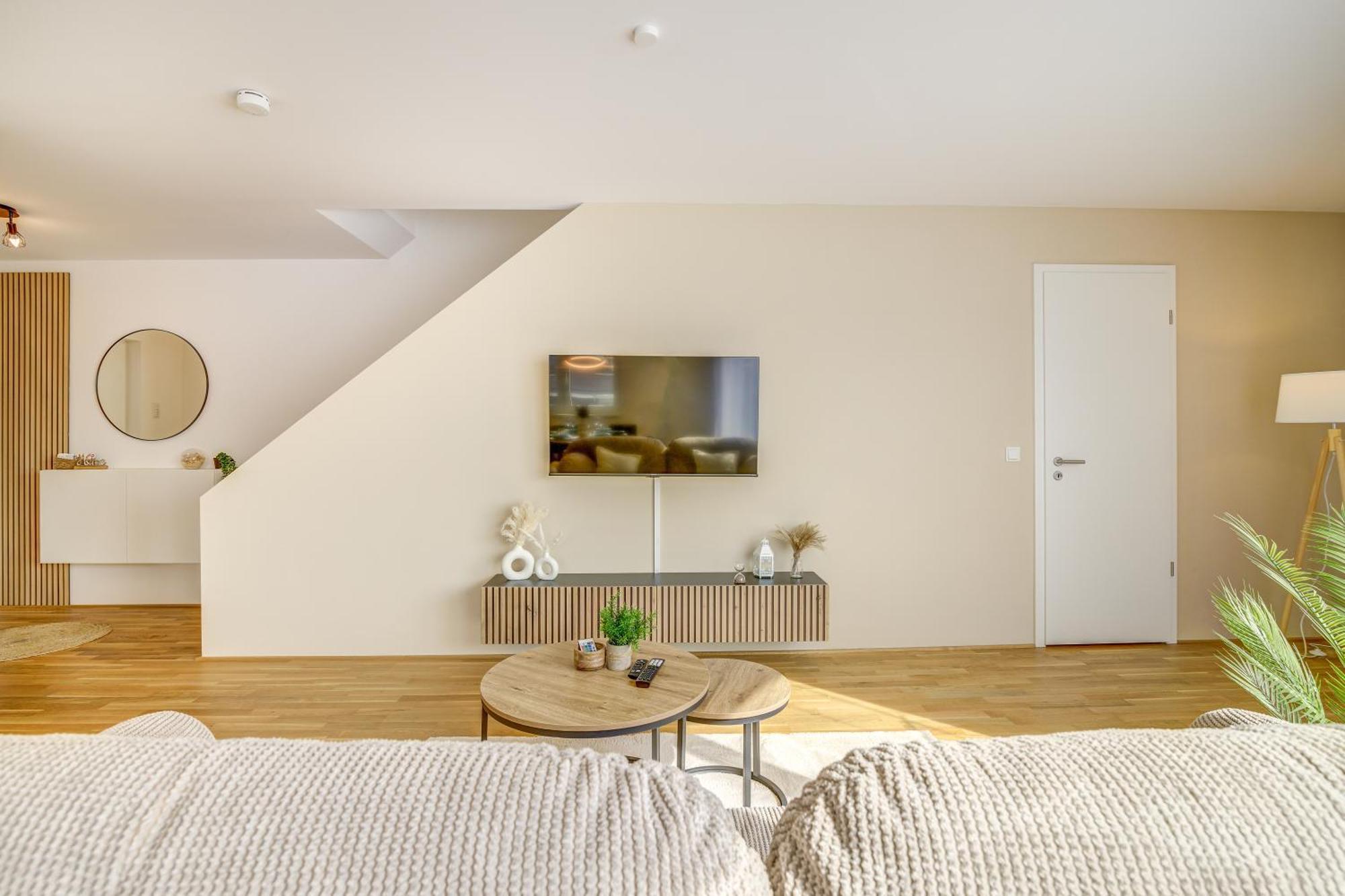 Exklusive 3-Zimmer Luxus-Maisonette In Hochheim - Naehe Frankfurt Flughafen, Wiesbaden Und Mainz هوتشهيم ام ماين المظهر الخارجي الصورة