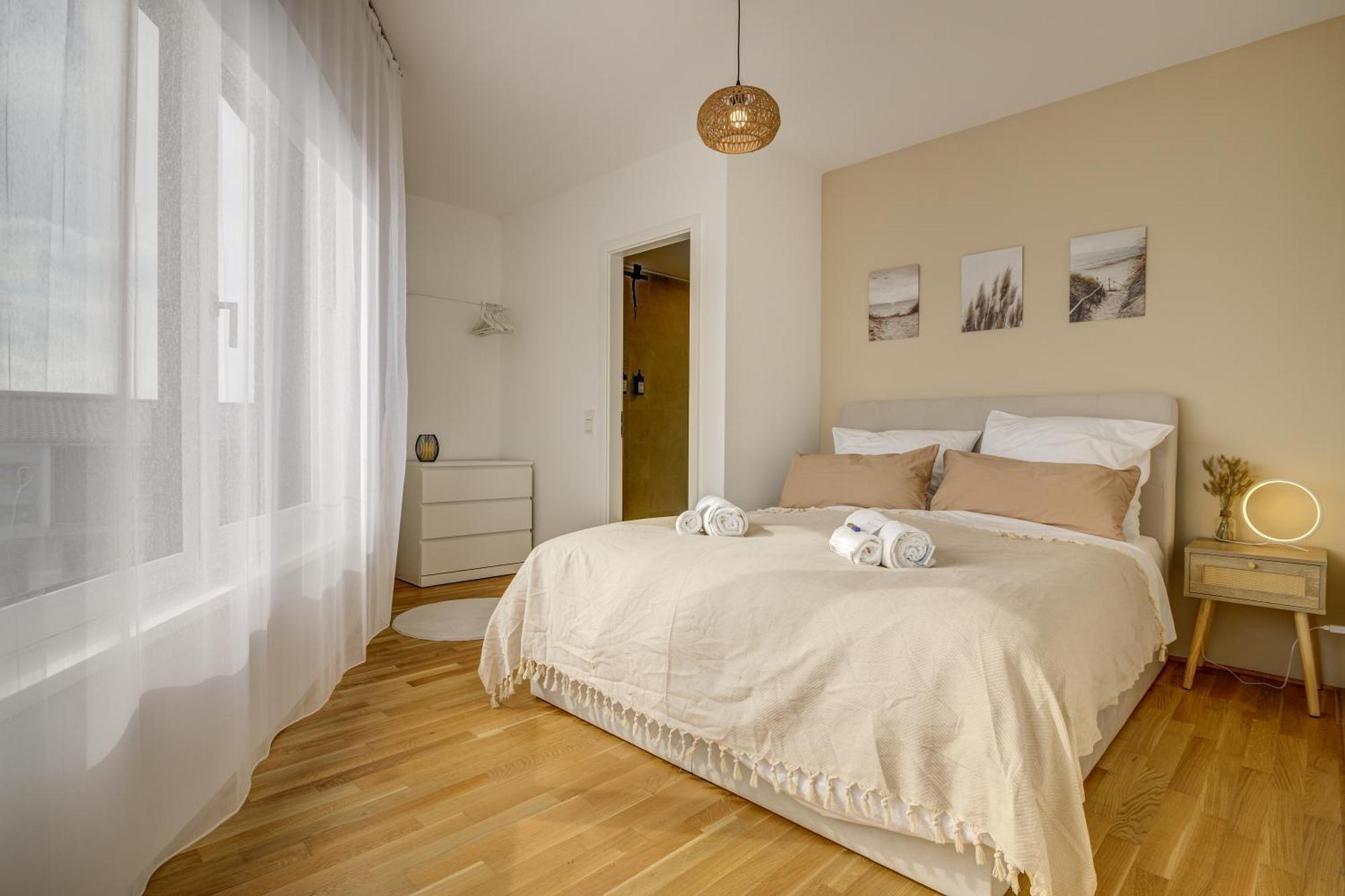 Exklusive 3-Zimmer Luxus-Maisonette In Hochheim - Naehe Frankfurt Flughafen, Wiesbaden Und Mainz هوتشهيم ام ماين المظهر الخارجي الصورة