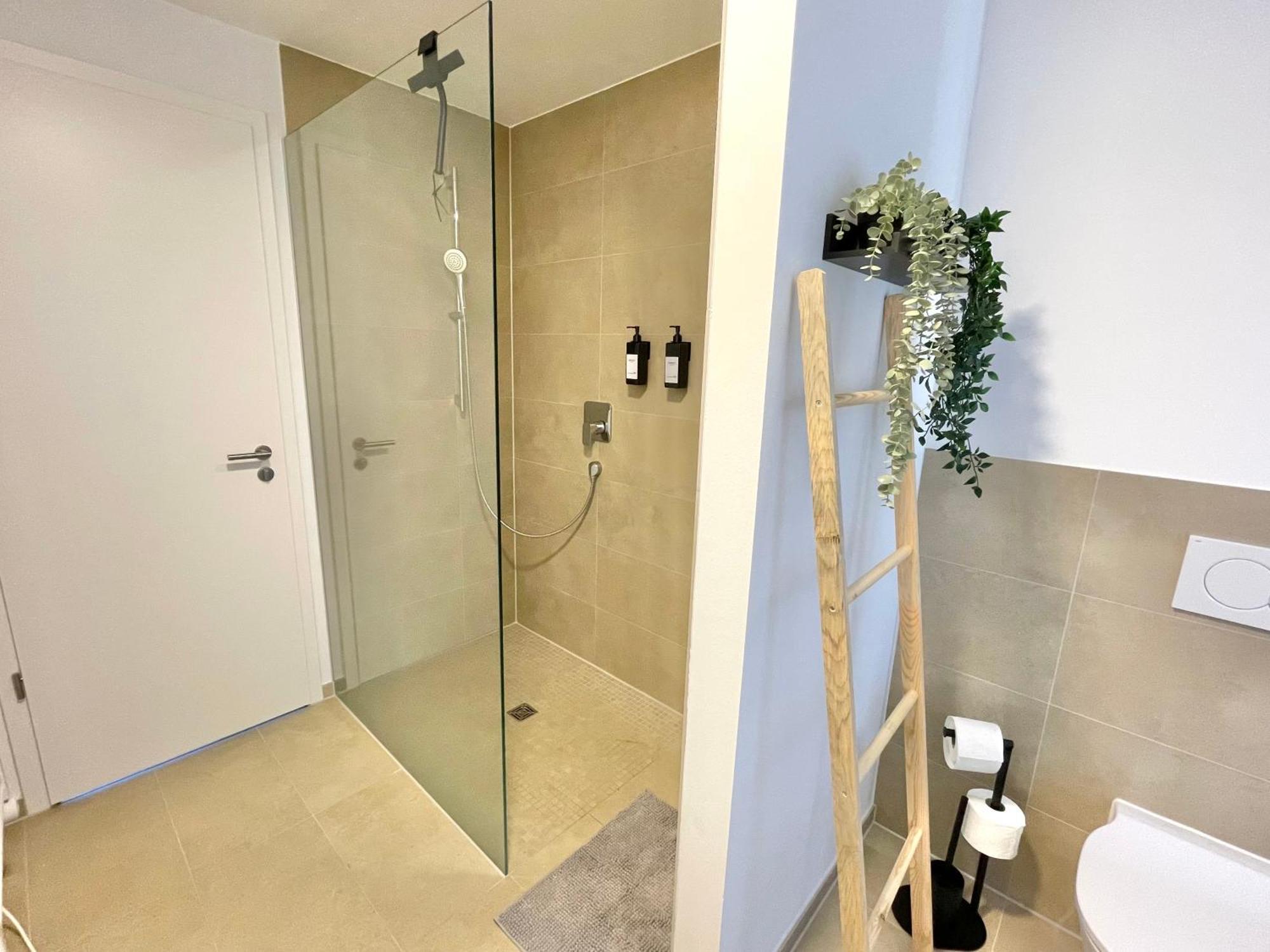 Exklusive 3-Zimmer Luxus-Maisonette In Hochheim - Naehe Frankfurt Flughafen, Wiesbaden Und Mainz هوتشهيم ام ماين المظهر الخارجي الصورة